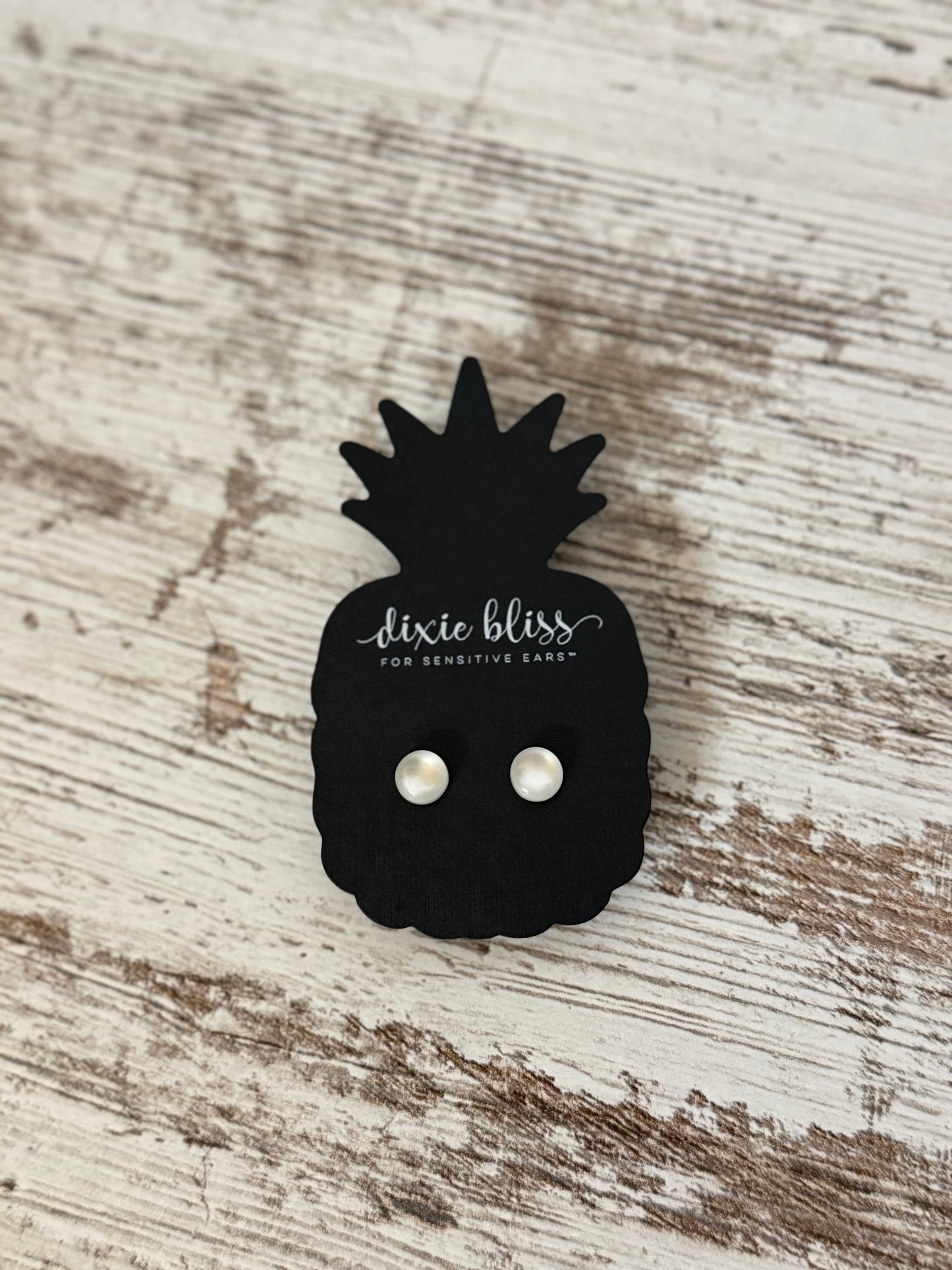 Mini's Pearl Cat Eye-Dixie Bliss
