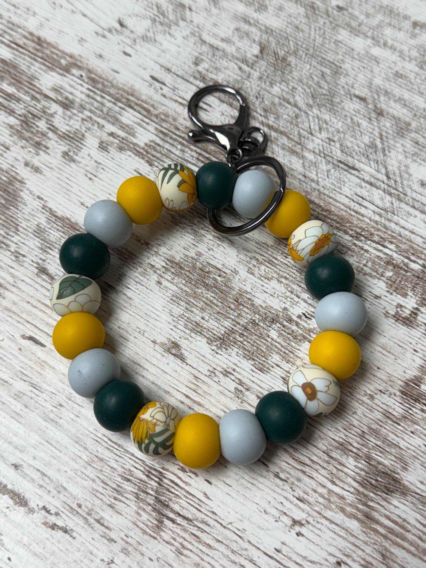 Silicone Beaded Wristlet Keychain – Stylish, Functional, and Fun!